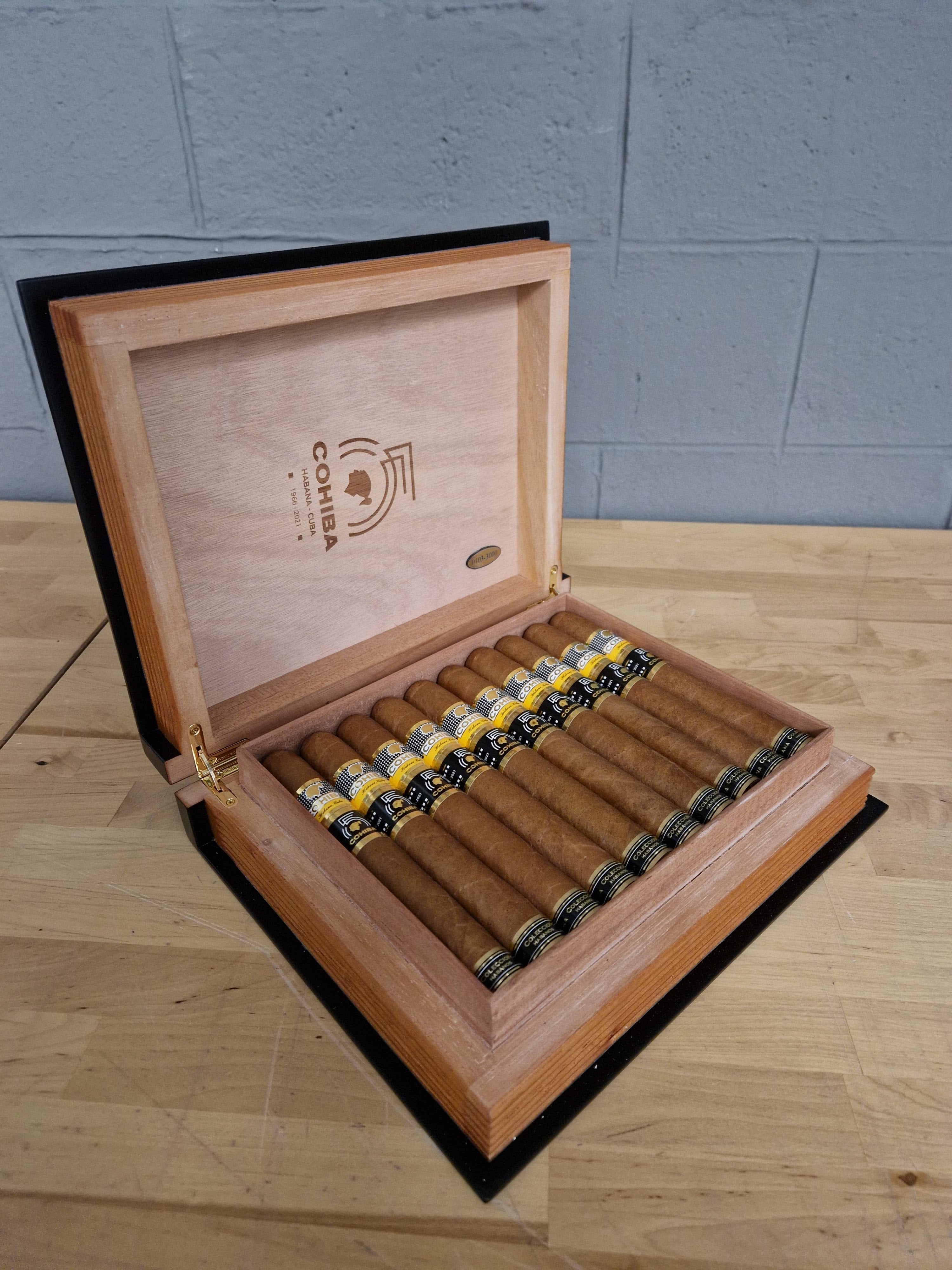 Cohiba Ideales Coleccion Habanos Book Humidor Above view