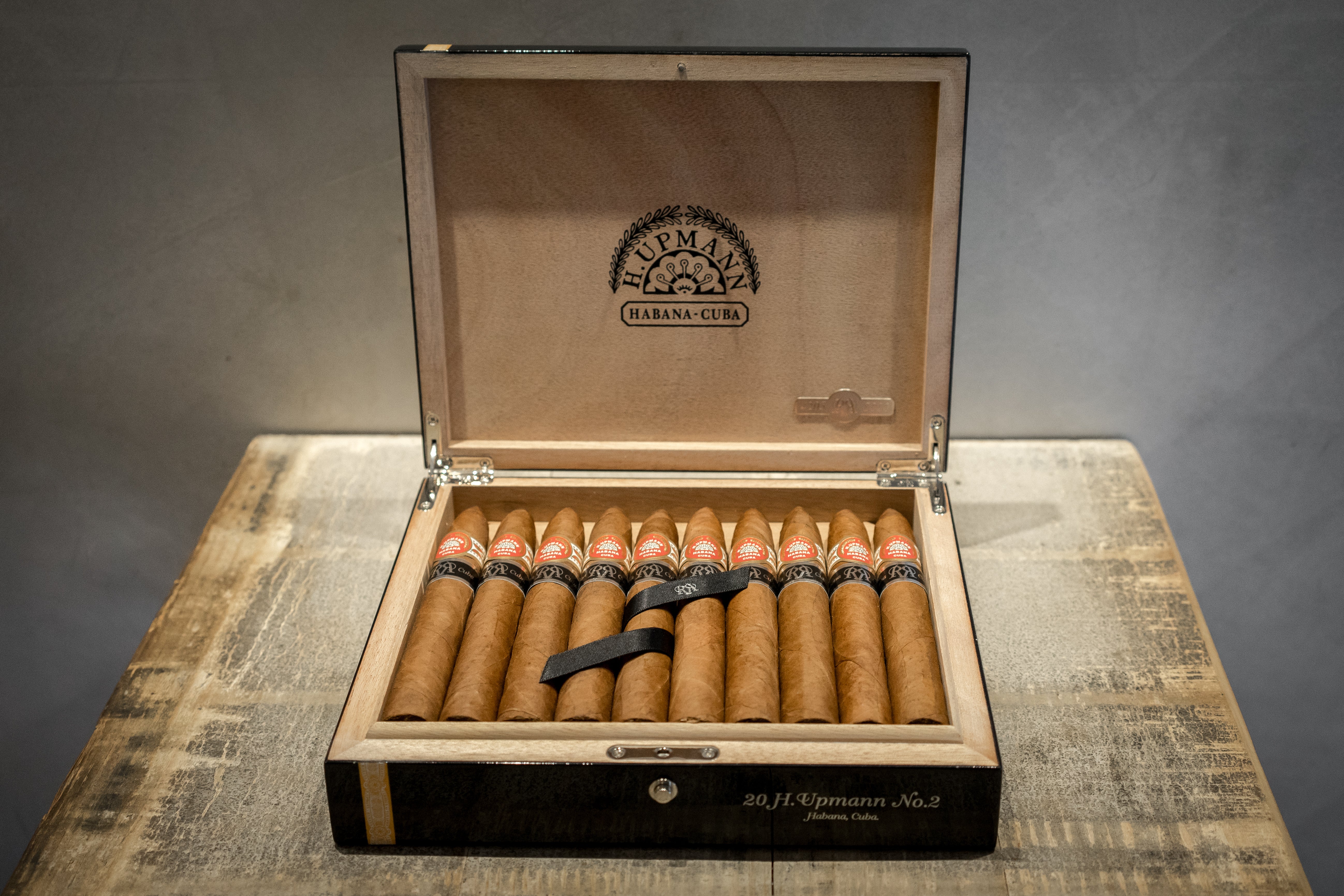 H. Upmann No. 2 Reserva Cosecha 2010 Cigar for sale