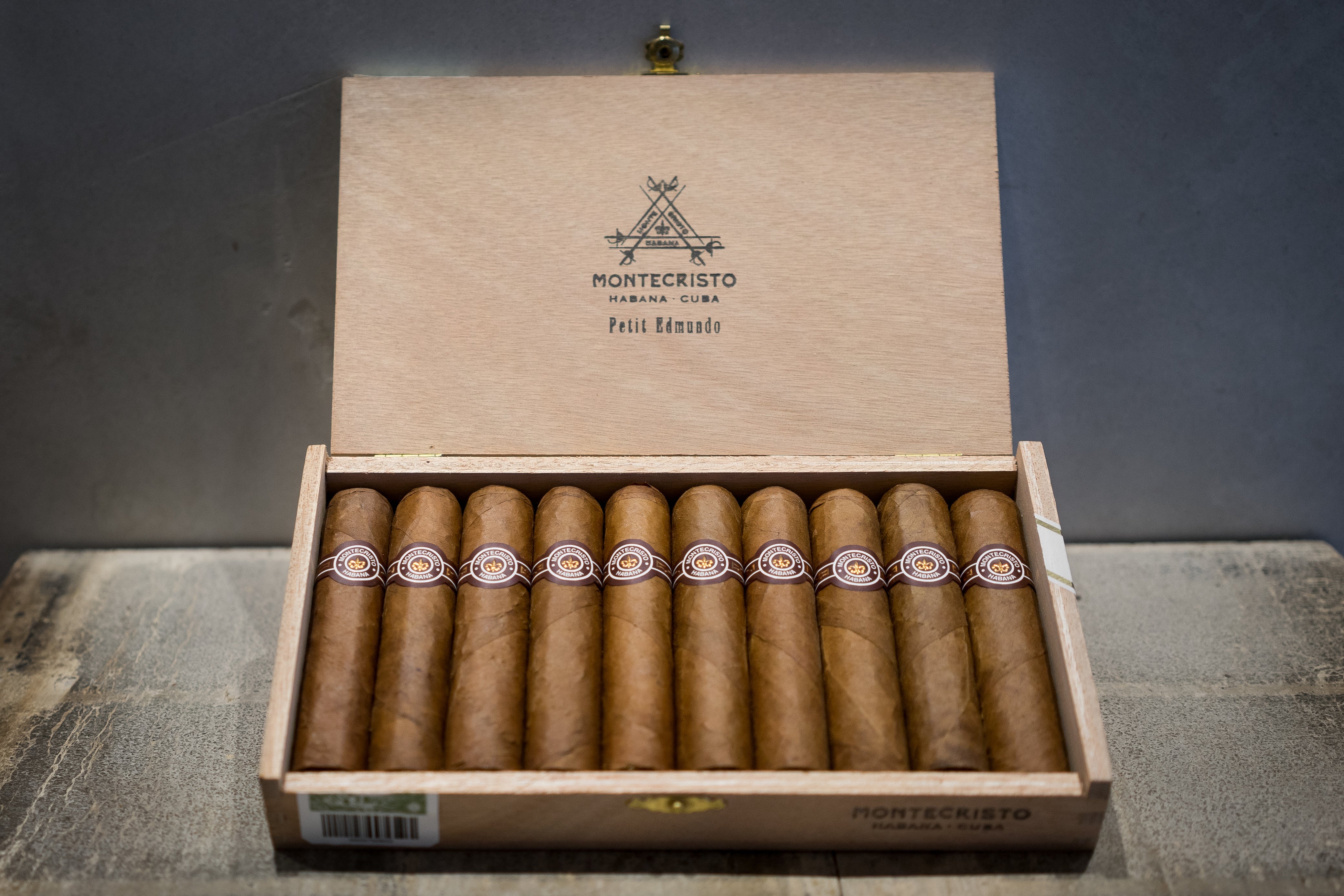 Montecristo Petit Edmundo Cigar for sale
