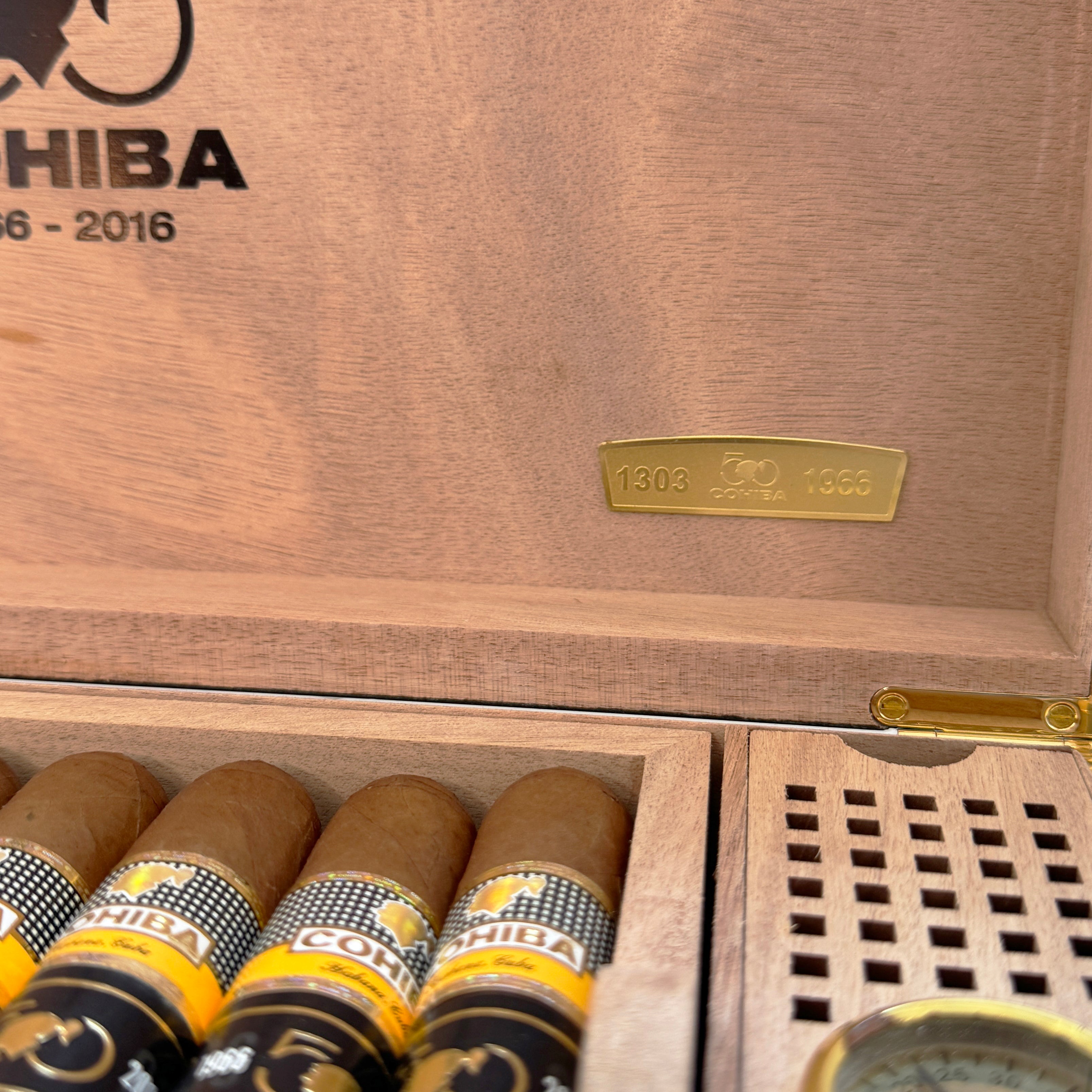Cohiba Majestuosos 1966 - 50 Aniversario Humidor
