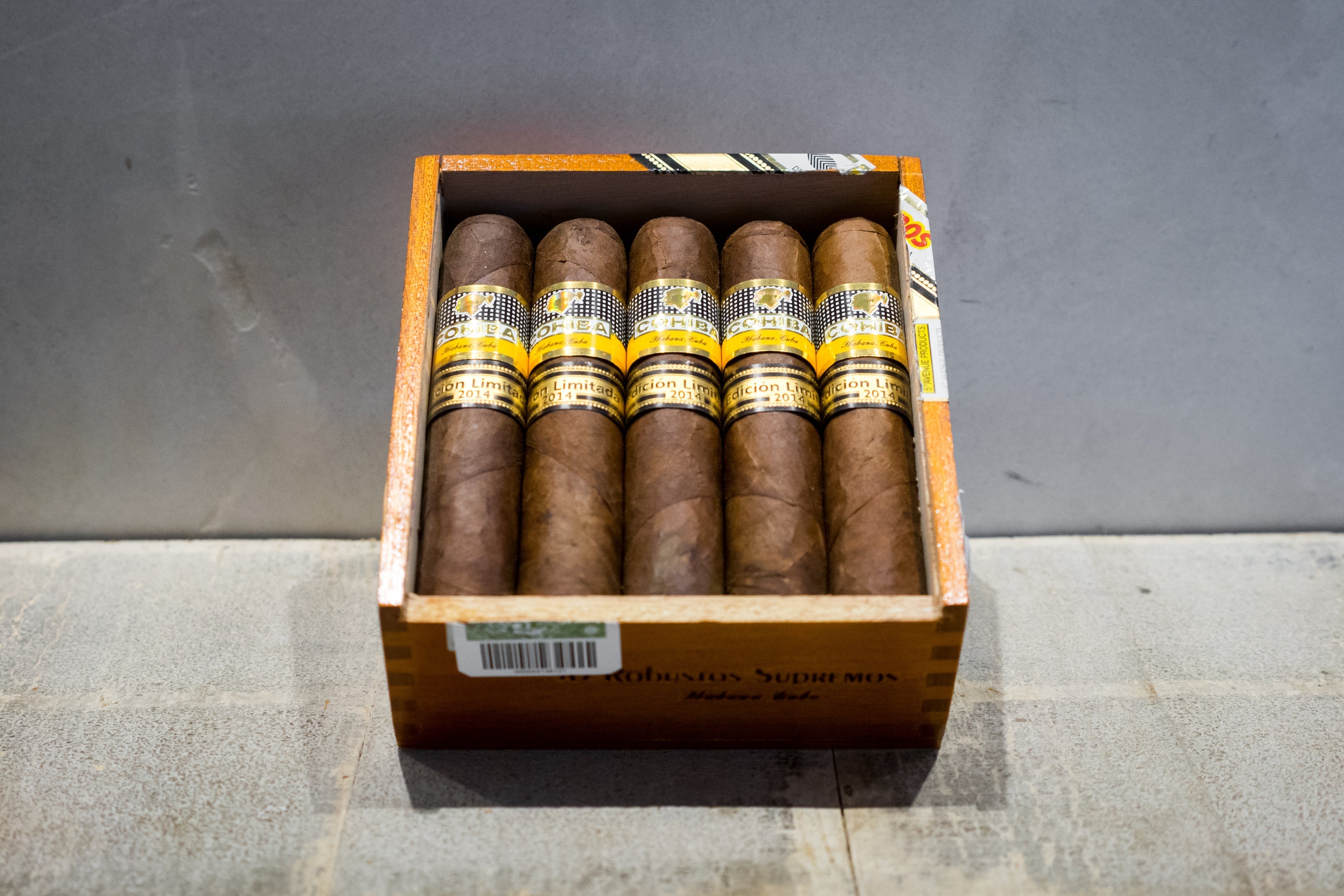 Cohiba Robustos Supremos Cigar - Edición Limitada 2014 for sale