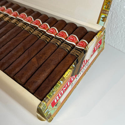 Romeo y Julieta Robustos Edición Limitada 2001 Cigar