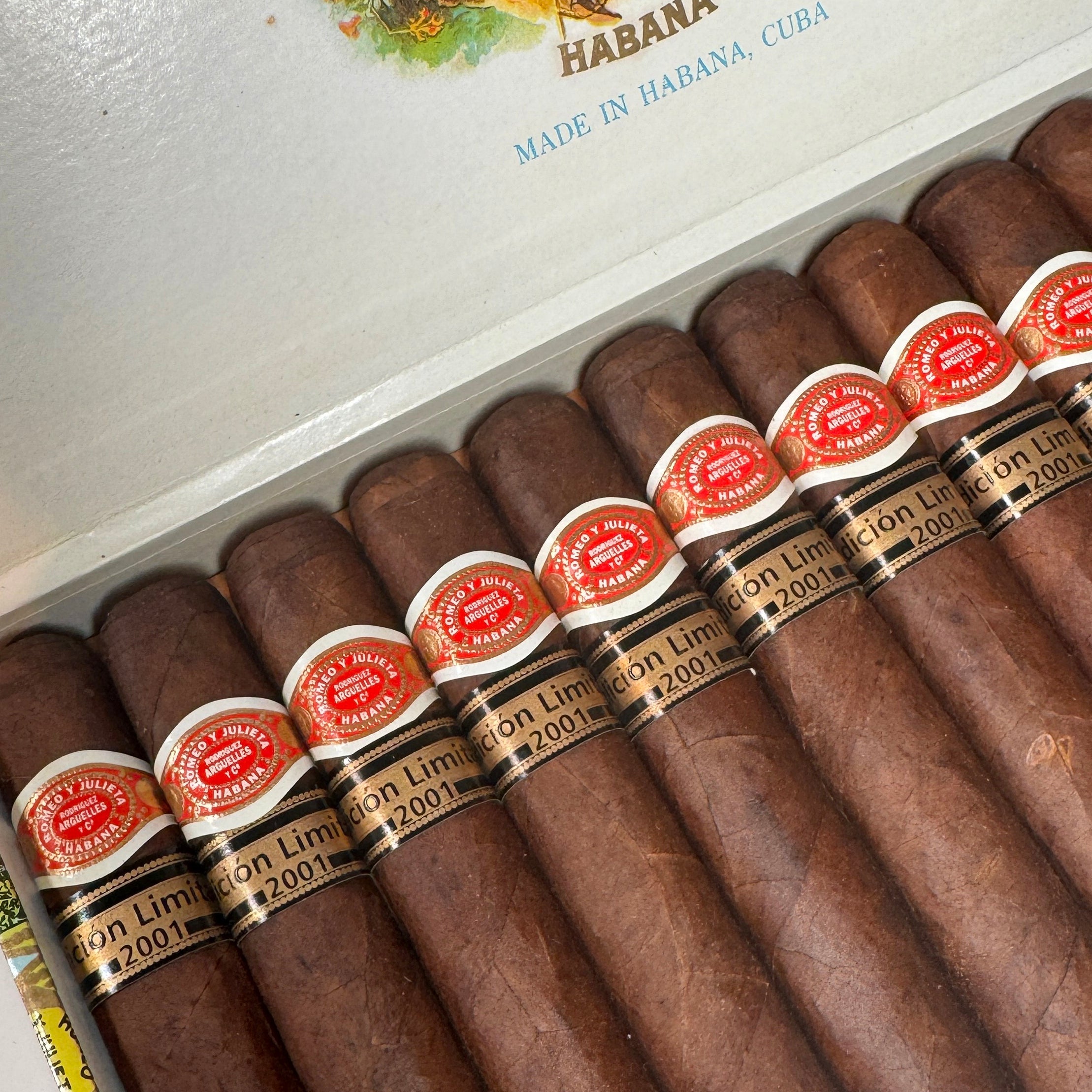 Romeo y Julieta Robustos Edición Limitada 2001 Cigar